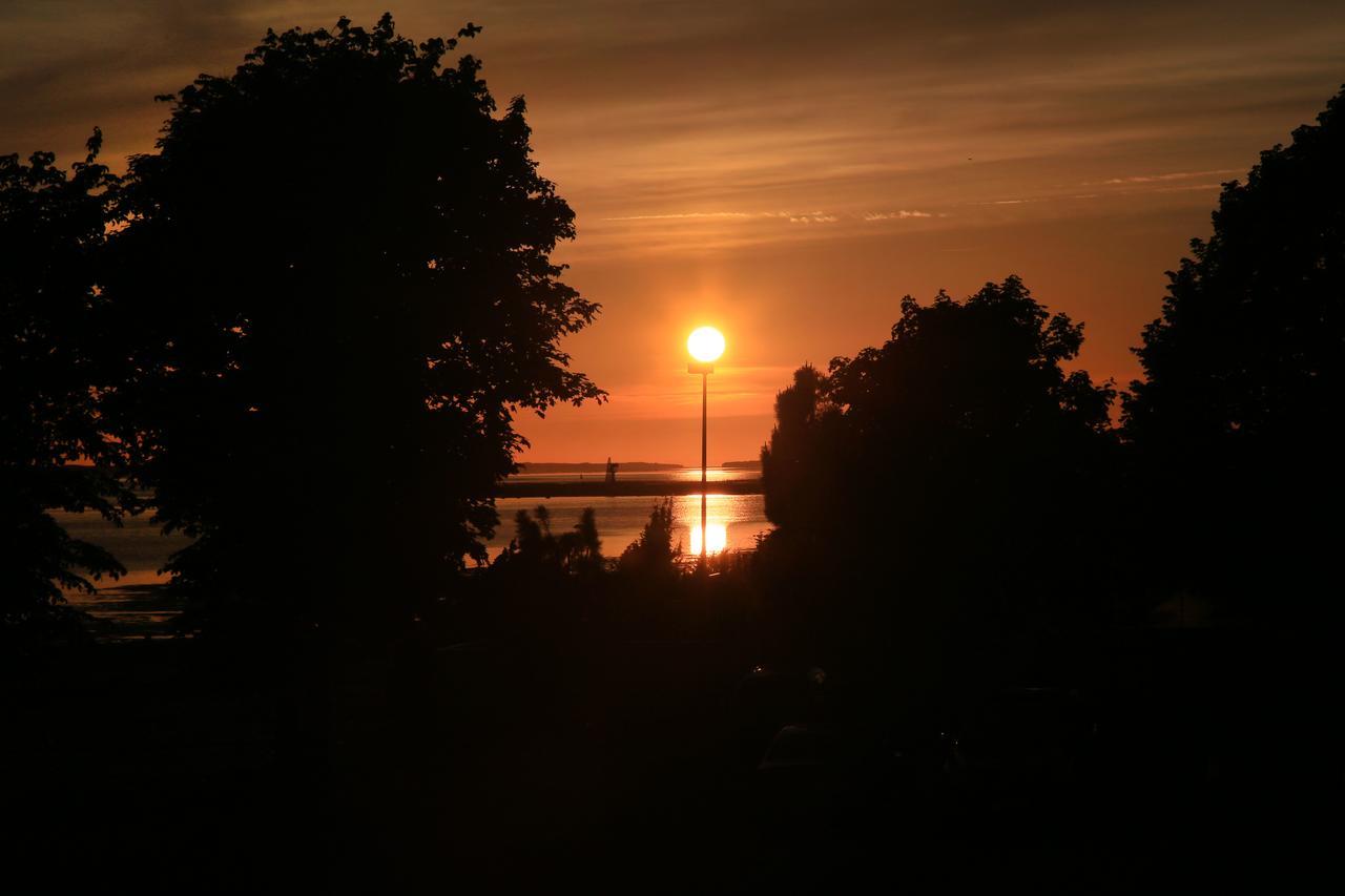Liiva Seaside Apartment Haapsalu Buitenkant foto